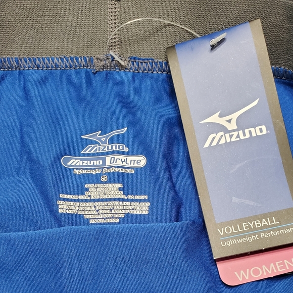 Mizuno Volleyball Shorts - Picture 2 of 6